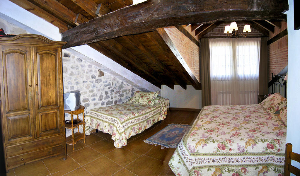 Casa Paulino Hotel Corrales De Buelna Szoba fotó